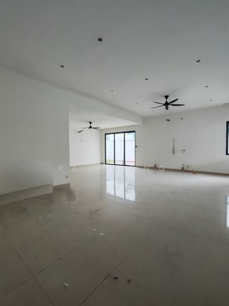 Rumah Teres 2-Tingkat untuk Dijual di Setia Tropika (Johor Bahru) - Ray Wong - Living Room - PropertyGuru.com.my