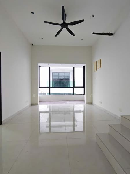 Rumah Teres 2-Tingkat untuk Dijual di Setia Tropika (Johor Bahru) - Ray Wong - Living Room - PropertyGuru.com.my
