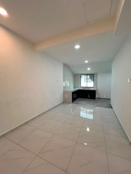 1-storey Terraced House for Sale in Taman Johor Jaya (Johor Bahru) - Desmond Lai - Kitchen - PropertyGuru.com.my