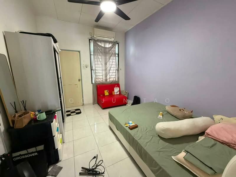 2-storey Terraced House for Sale in Taman JP Perdana (Johor Bahru) - Foo Jun Tao - Bedroom - PropertyGuru.com.my