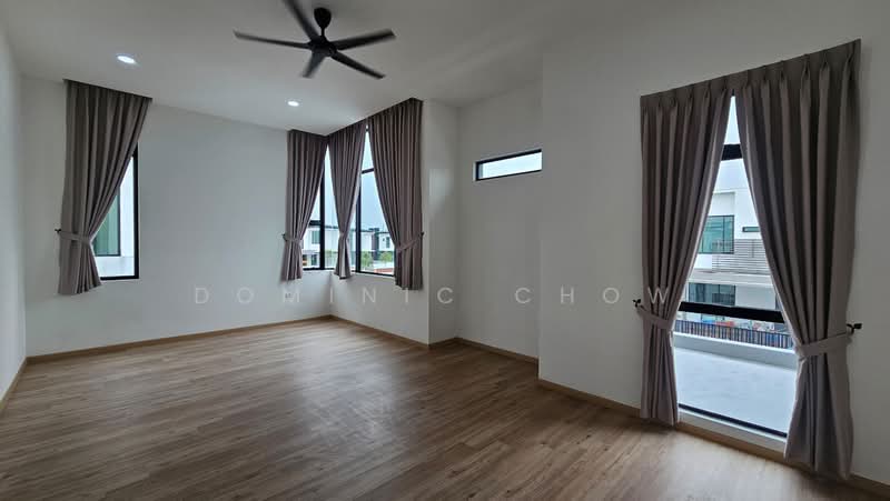 Rumah Berkembar untuk Disewa di Taman Gaya (Ulu Tiram) - Dominic Chow - Balcony - PropertyGuru.com.my