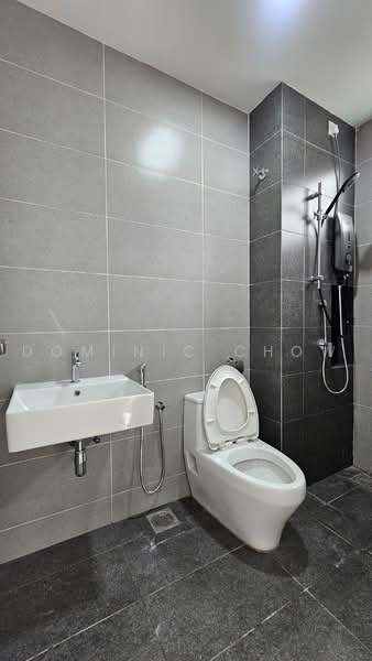 Rumah Berkembar untuk Disewa di Taman Gaya (Ulu Tiram) - Dominic Chow - Bathroom - PropertyGuru.com.my