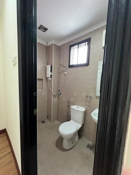 Semi-Detached House for Sale in Taman Naga Emas (Salak South) - Choo Kah Mun - Bathroom - PropertyGuru.com.my