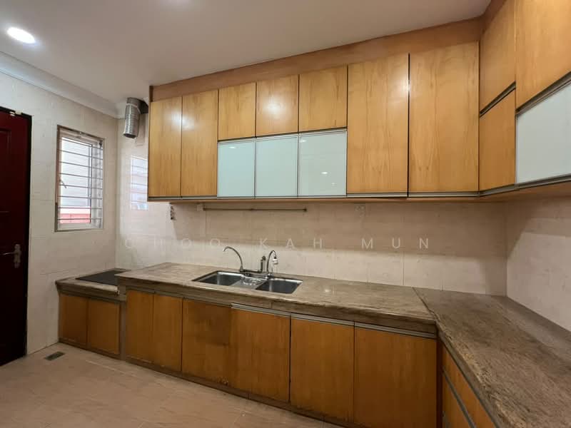 Semi-Detached House for Sale in Taman Naga Emas (Salak South) - Choo Kah Mun - Kitchen - PropertyGuru.com.my