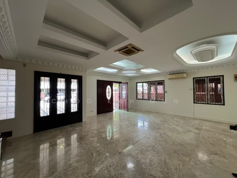 Semi-Detached House for Sale in Taman Naga Emas (Salak South) - Choo Kah Mun - Living Room - PropertyGuru.com.my