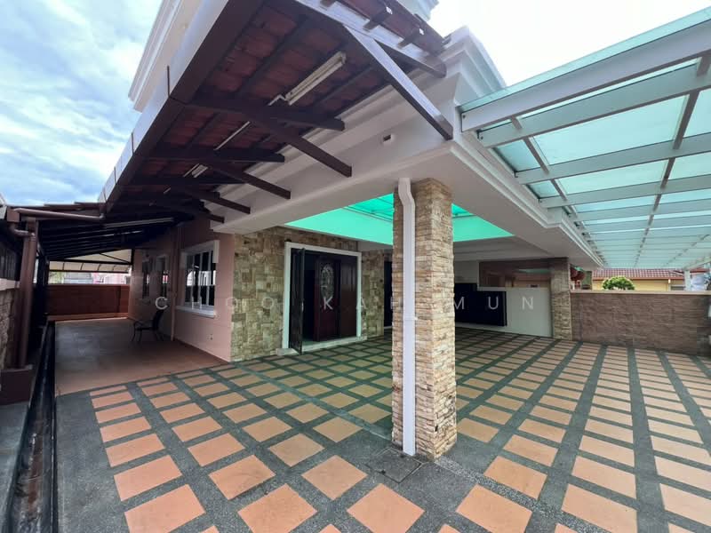 Semi-Detached House for Sale in Taman Naga Emas (Salak South) - Choo Kah Mun - Exterior - PropertyGuru.com.my
