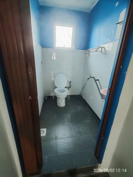 Rumah Teres 2-Tingkat untuk Dijual di Taman Desa Jaya (Johor Bahru) - Alviss Tay - Bathroom - PropertyGuru.com.my