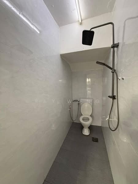 Rumah Teres 2-Tingkat untuk Dijual di Taman Johor Jaya (Johor Bahru) - Ray Wong - Bathroom - PropertyGuru.com.my