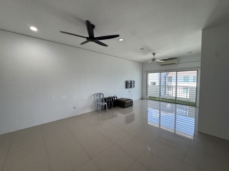 Pangsapuri untuk Disewa di Pangsapuri Anggun - Imran Ismadi - Living Room - PropertyGuru.com.my
