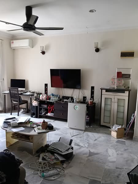Pangsapuri untuk Dijual di Subang Perdana Goodyear Court 10 - Cindy Ng - Living Room - PropertyGuru.com.my