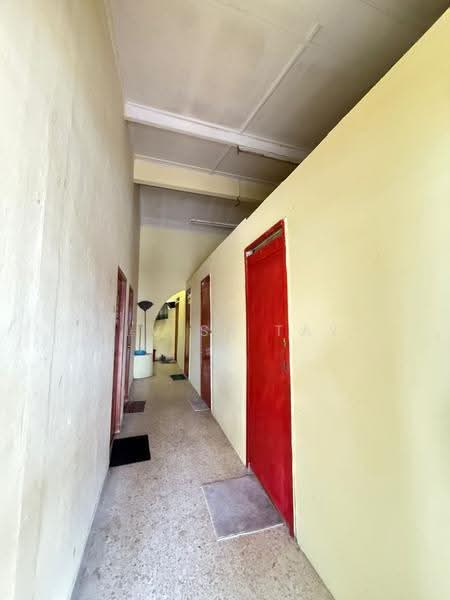 Rumah Teres 1-Tingkat untuk Dijual di Taman Abad (Johor Bahru) - Alviss Tay - Corridor - PropertyGuru.com.my