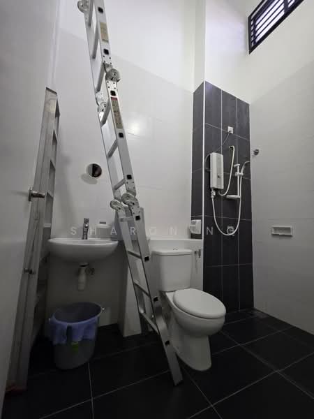 Cluster House for Sale in Bukit Indah (Iskandar Puteri (Nusajaya)) - Sharon Ng - Bathroom - PropertyGuru.com.my
