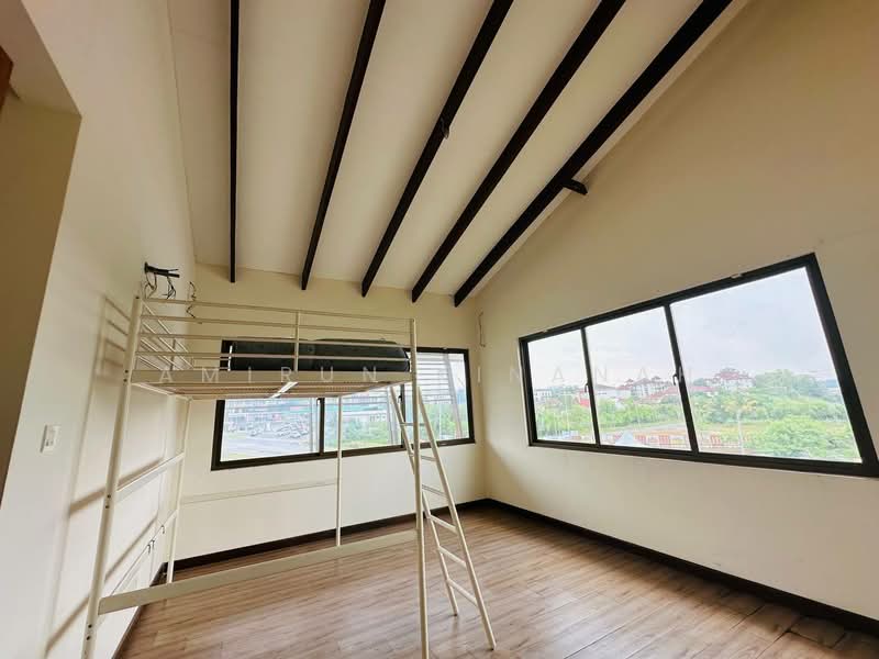 Bungalow House for Sale in Bandar Bukit Mahkota (Bangi) - Amirun Kinanah - Bedroom - PropertyGuru.com.my