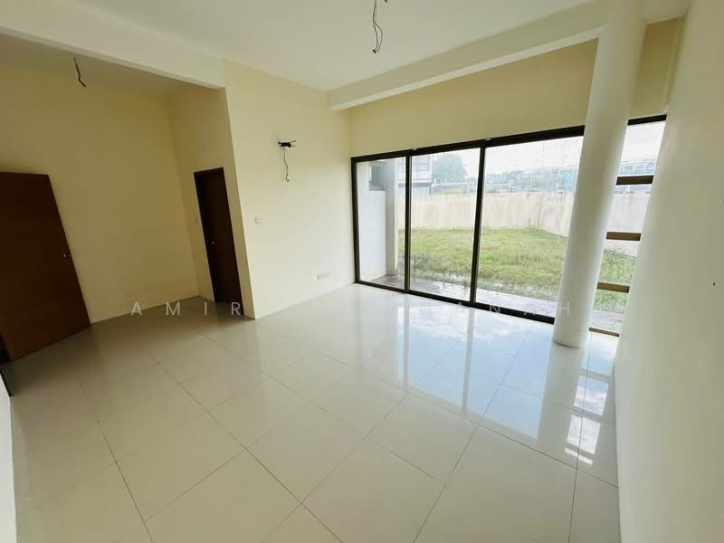 Bungalow House for Sale in Bandar Bukit Mahkota (Bangi) - Amirun Kinanah - Living Room - PropertyGuru.com.my