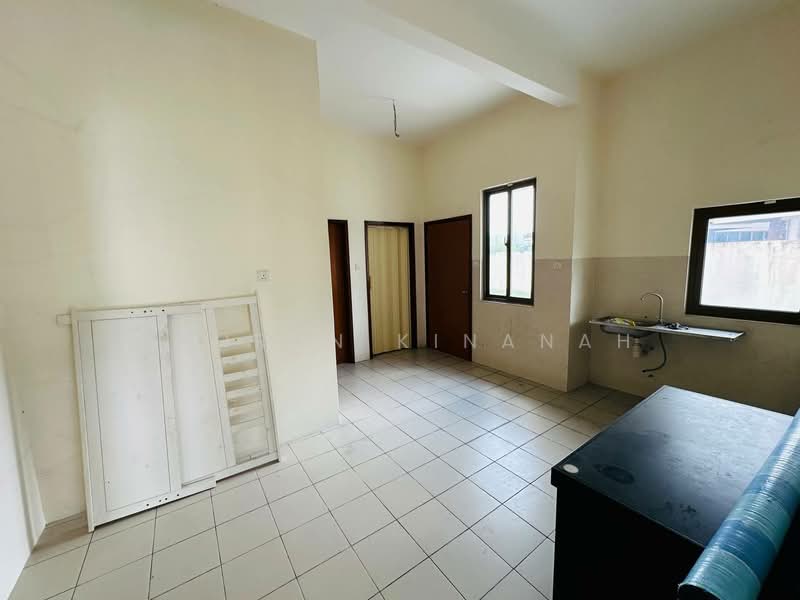 Bungalow House for Sale in Bandar Bukit Mahkota (Bangi) - Amirun Kinanah - Kitchen - PropertyGuru.com.my