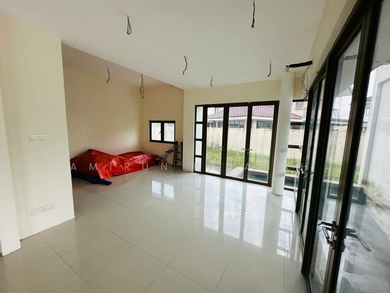 Bungalow House for Sale in Bandar Bukit Mahkota (Bangi) - Amirun Kinanah - Living Room - PropertyGuru.com.my