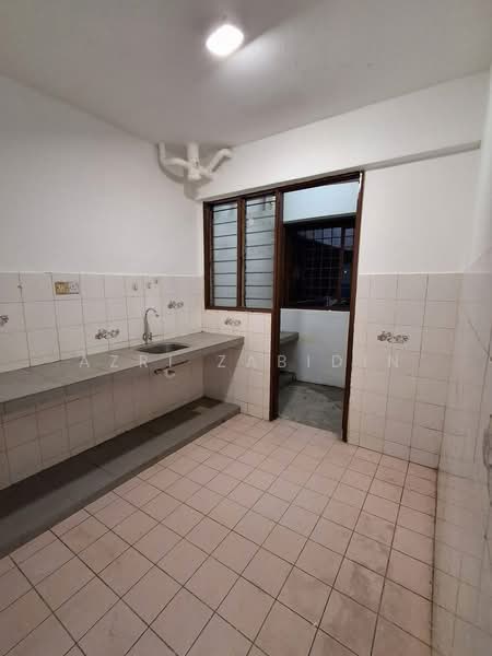 Pangsapuri untuk Dijual di Tasik Heights Apartment - Azri Zabidin - Kitchen - PropertyGuru.com.my