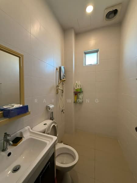 Pangsapuri untuk Dijual di Perling Apartment - Ray Wong - Bathroom - PropertyGuru.com.my
