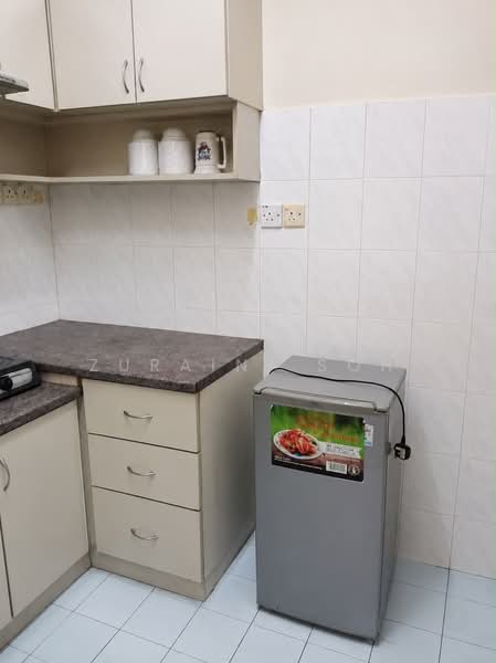 Kediaman Servis untuk Dijual di Brunsfield Riverview - Zuraini Soh - Kitchen - PropertyGuru.com.my