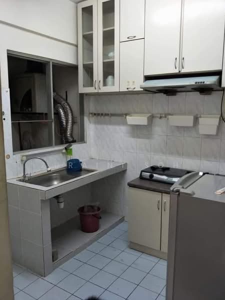 Kediaman Servis untuk Dijual di Brunsfield Riverview - Zuraini Soh - Kitchen - PropertyGuru.com.my