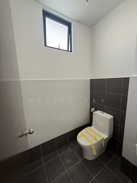 Shop / Office for Rent in Masai (Johor) - Alviss Tay - Bathroom - PropertyGuru.com.my