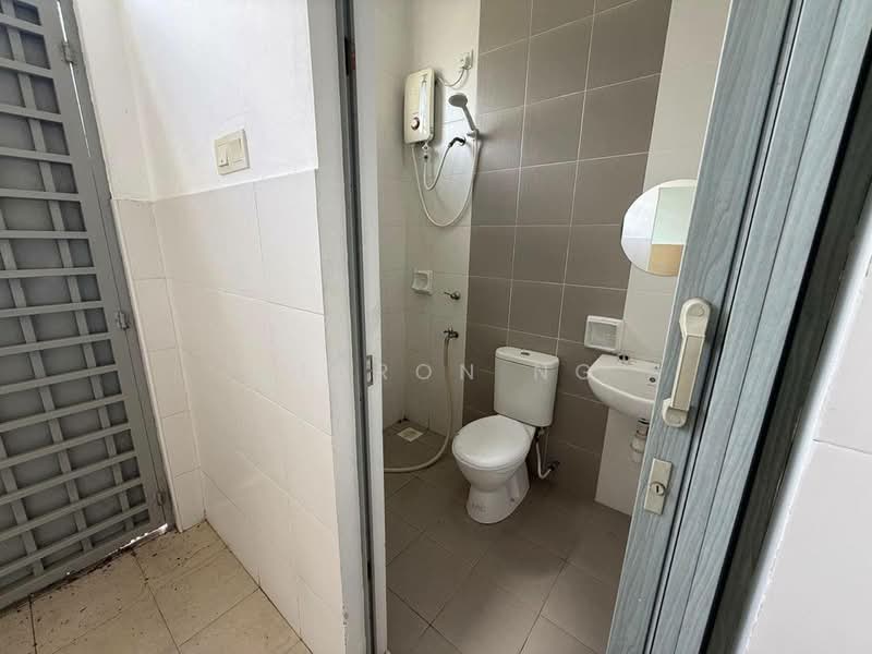 2-storey Terraced House for Sale in Taman Nusa Sentral (Iskandar Puteri (Nusajaya)) - Sharon Ng - Bathroom - PropertyGuru.com.my