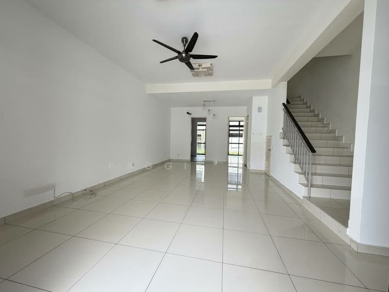 2-storey Terraced House for Sale in Taman Ekoflora (Johor Bahru) - Paggie Tee - Living Room - PropertyGuru.com.my