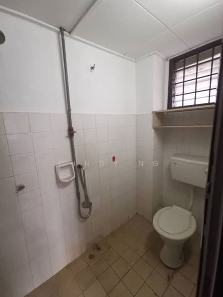 Apartment for Sale at Subang Perdana Goodyear Court 6 - Cindy Ng - Bathroom - PropertyGuru.com.my