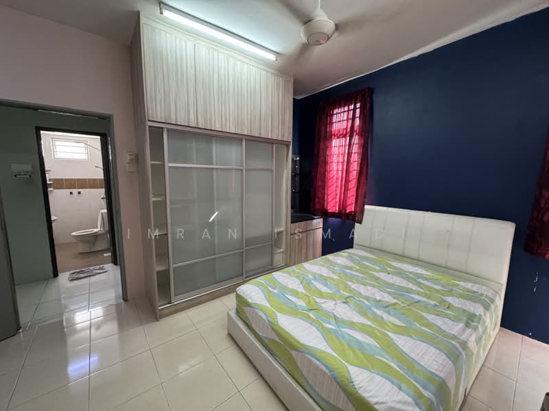 Pangsapuri untuk Dijual di Pangsapuri Anggun - Imran Ismadi - Bedroom - PropertyGuru.com.my