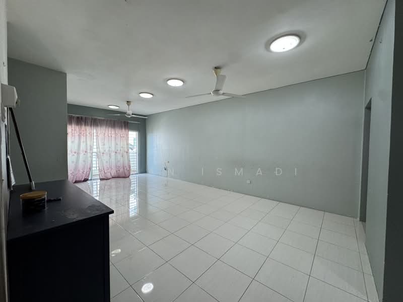 Pangsapuri untuk Dijual di Pangsapuri Anggun - Imran Ismadi - Living Room - PropertyGuru.com.my