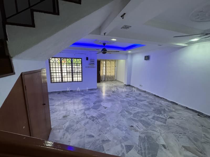 2-storey Terraced House for Sale in BANDAR PUCHONG JAYA (Puchong) - Kai Chan - Living Room - PropertyGuru.com.my