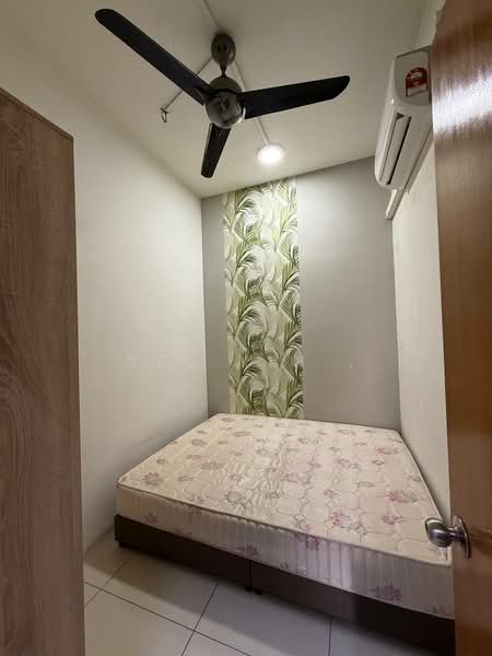 Kediaman Servis untuk Dijual di Sky Habitat - See Yin . - Bedroom - PropertyGuru.com.my