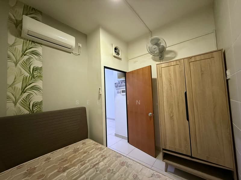 Kediaman Servis untuk Dijual di Sky Habitat - See Yin . - Bedroom - PropertyGuru.com.my