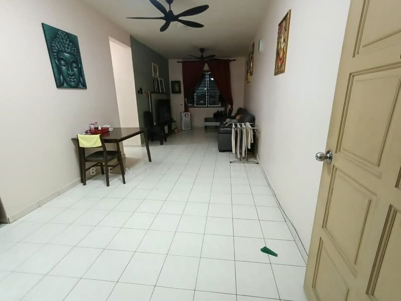 Kediaman Servis untuk Dijual di Nusa Perdana Apartment - Benjamin Ong - Living Room - PropertyGuru.com.my