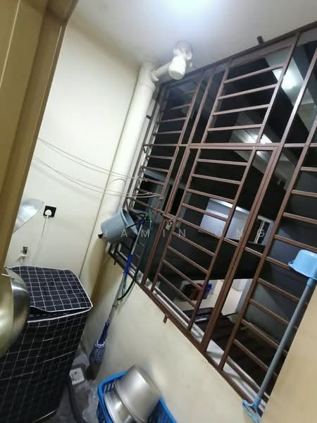 Kediaman Servis untuk Dijual di Nusa Perdana Apartment - Benjamin Ong - Balcony - PropertyGuru.com.my