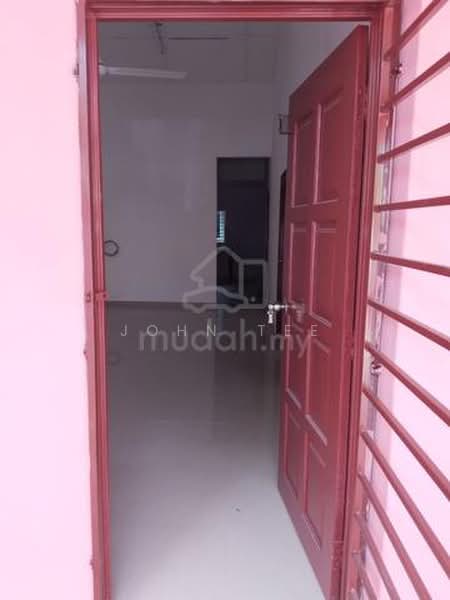 Rumah Teres 1-Tingkat untuk Dijual di Pandamaran (Klang) - John Tee - Entrance - PropertyGuru.com.my