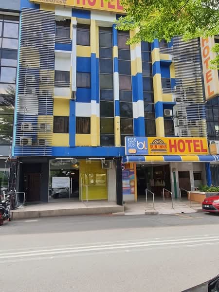Shop / Office untuk Disewa di Bandar Puchong Utama (Puchong) - John Tee - Exterior - PropertyGuru.com.my