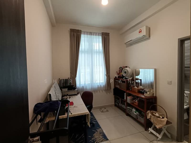 Semi-Detached House for Sale in Taman Mutiara Mas (Skudai) - Shirley Pang - Study - PropertyGuru.com.my