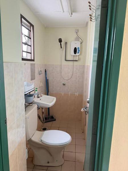 Apartment for Sale at Bayu Puteri 3 - See Yin . - Bathroom - PropertyGuru.com.my
