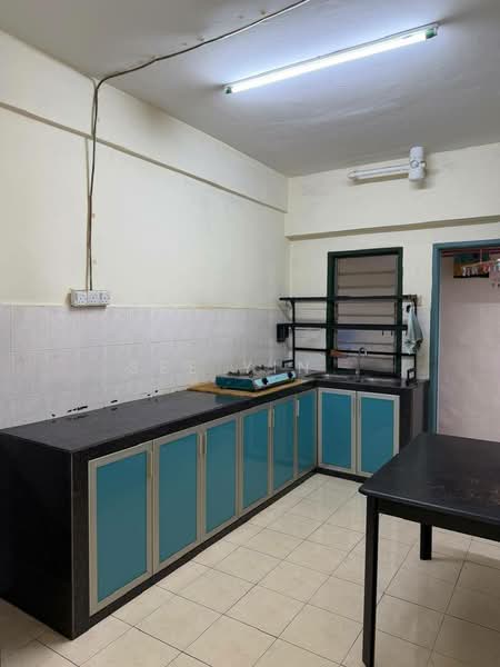 Apartment for Sale at Bayu Puteri 3 - See Yin . - Kitchen - PropertyGuru.com.my