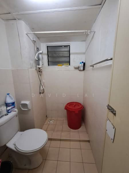 Pangsapuri untuk Dijual di Bayu Puteri - David Lai - Bathroom - PropertyGuru.com.my