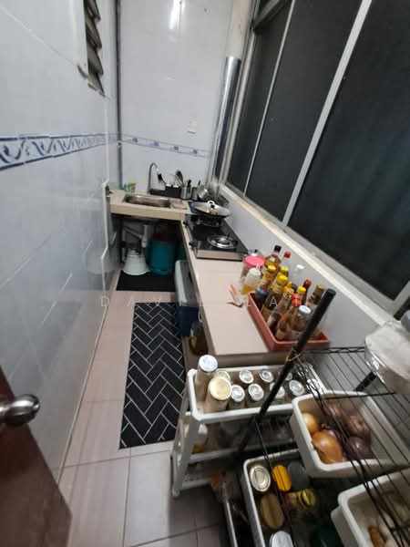 Pangsapuri untuk Dijual di Bayu Puteri - David Lai - Kitchen - PropertyGuru.com.my