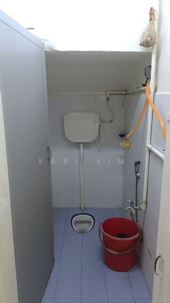 Rumah Teres 2-Tingkat untuk Dijual di Taman Johor Jaya (Johor Bahru) - Karl Lim - Bathroom - PropertyGuru.com.my