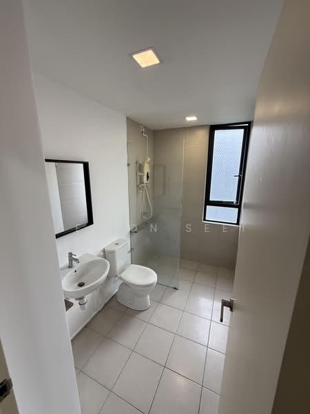 Kondominium untuk Dijual di Windows on The Park - Kelton Seet - Bathroom - PropertyGuru.com.my