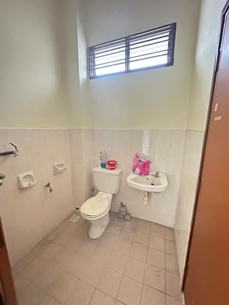 2-storey Terraced House for Sale in Bandar Putra (Kulai) - Yvonne Lim - Bathroom - PropertyGuru.com.my