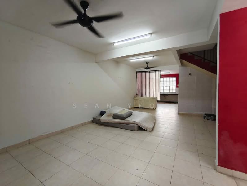2-storey Terraced House for Sale in Taman Skudai Indah (Skudai) - Sean Yeoh - Living Room - PropertyGuru.com.my