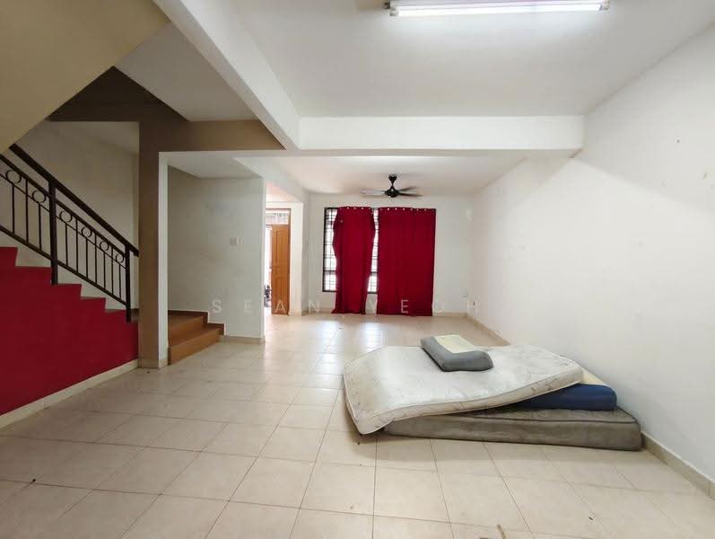 2-storey Terraced House for Sale in Taman Skudai Indah (Skudai) - Sean Yeoh - Living Room - PropertyGuru.com.my