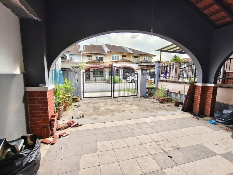 2-storey Terraced House for Sale in Taman Skudai Indah (Skudai) - Sean Yeoh - Exterior - PropertyGuru.com.my