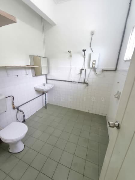 Rumah Berkembar untuk Dijual di Taman Nong Chik (Johor Bahru) - Phoebe Foo - Bathroom - PropertyGuru.com.my