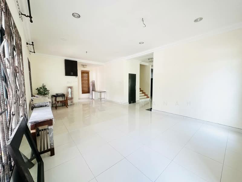 Rumah Berkembar untuk Dijual di Puncak Bangi (Bandar Baru Bangi) - Amirun Kinanah - Living Room - PropertyGuru.com.my